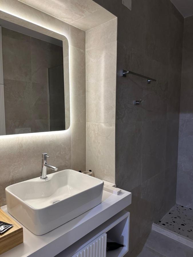 4Seasonsgea , New Modern Apartment In Тирана Экстерьер фото